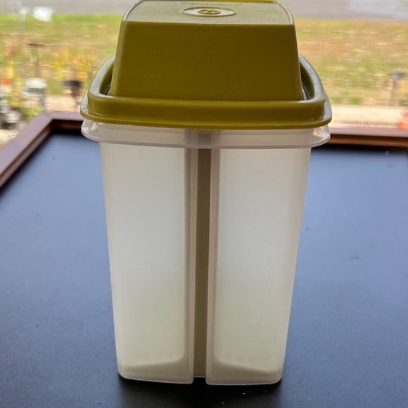 Vintage Tupperware Pickle Keeper - Picture 1 of 7